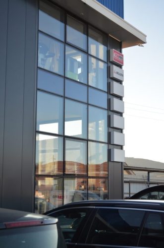 fachada-VEC-vidro-laminado-incolor-planitherm-4s-2
