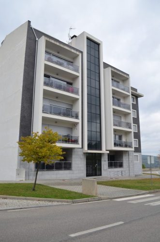fachada-vec-planitherm-4s-com-vidro-duplo-cor-gris