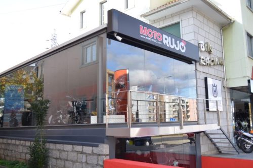 vidro-laminado-66-com-calha-de-fixacao-inox